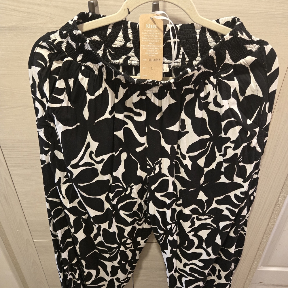 Stylish Black and White Women's Pants - Picture 7 of 7